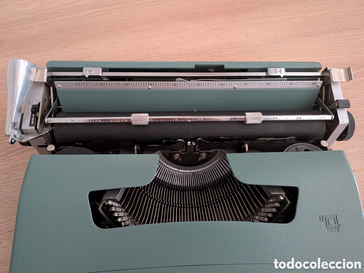 Antig&uuml;edades: Maquina de escribir Olivetti - Foto 4