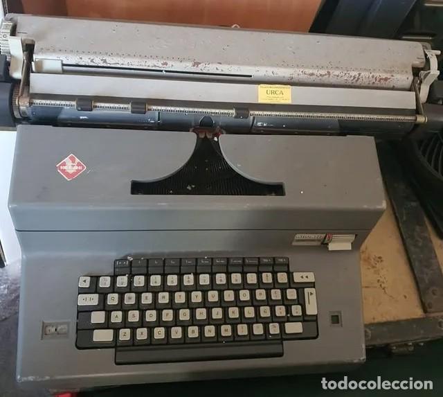 Antig&uuml;edades: M&aacute;quina de Escribir El&eacute;ctrica Olivetti Linea 98 - Carro Ancho Vintage