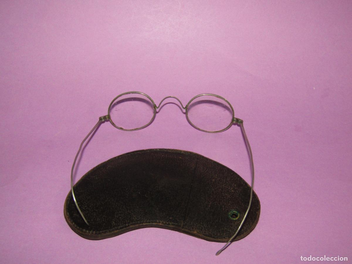 Antig&uuml;edades: Antiguas Gafas Patillas Anat&oacute;micas con Estuche de Cuero