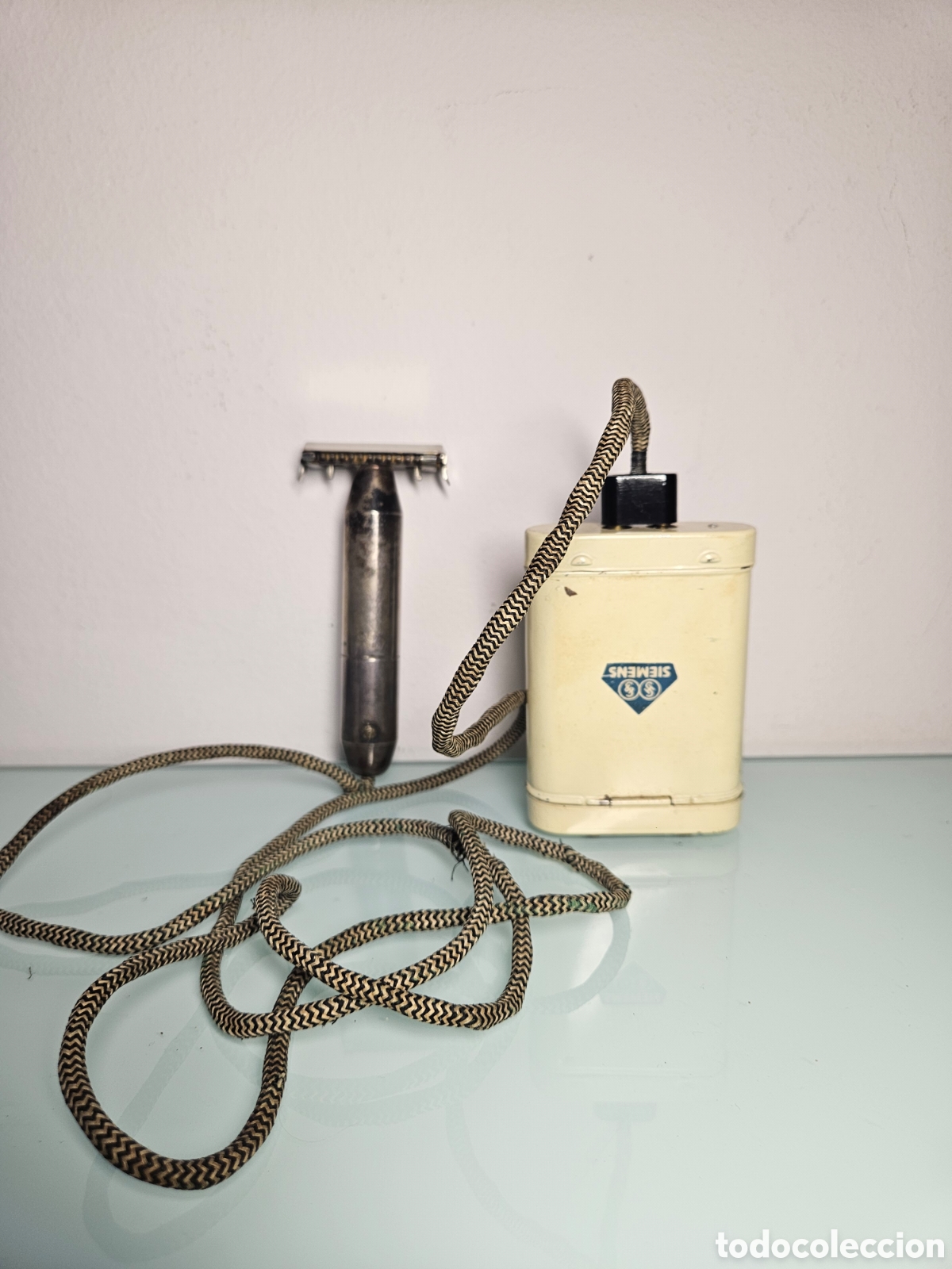 Antig&uuml;edades: Antigua Maquinilla El&eacute;ctrica de Afeitar Siemens Sirama - A&ntilde;os 30/40 - Con Petaca Original