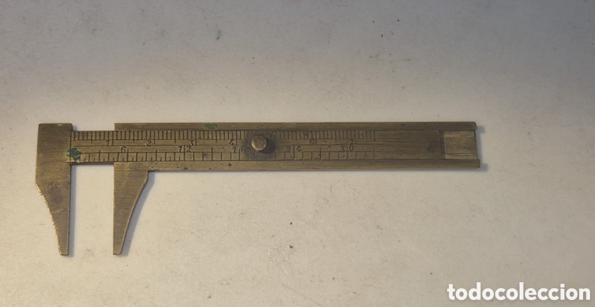 Antig&uuml;edades: Calibre / Pie de rey de bolsillo antiguo en lat&oacute;n (10 cm)