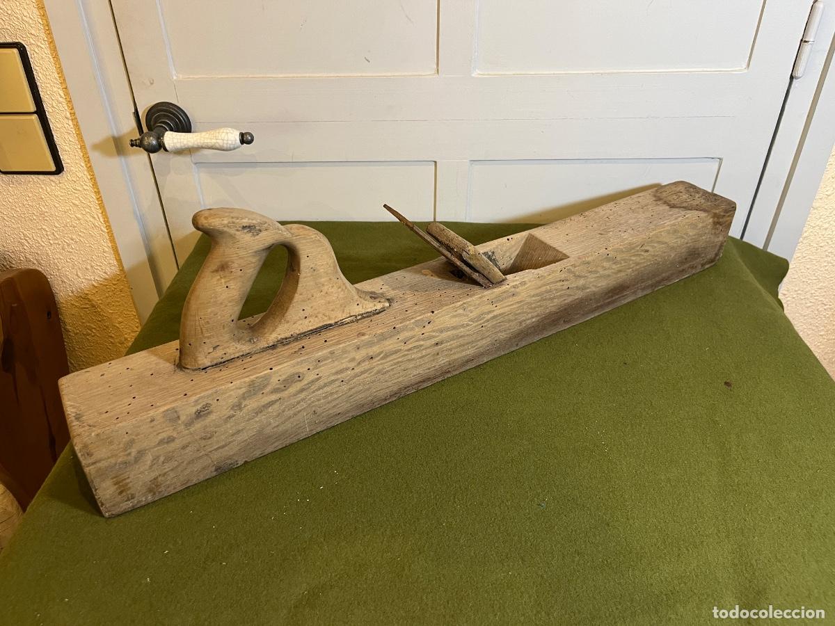 Antig&uuml;edades: Cepillo de carpintero antiguo de madera maciza garlopa manual de ebanista gran formato hoja de hierr