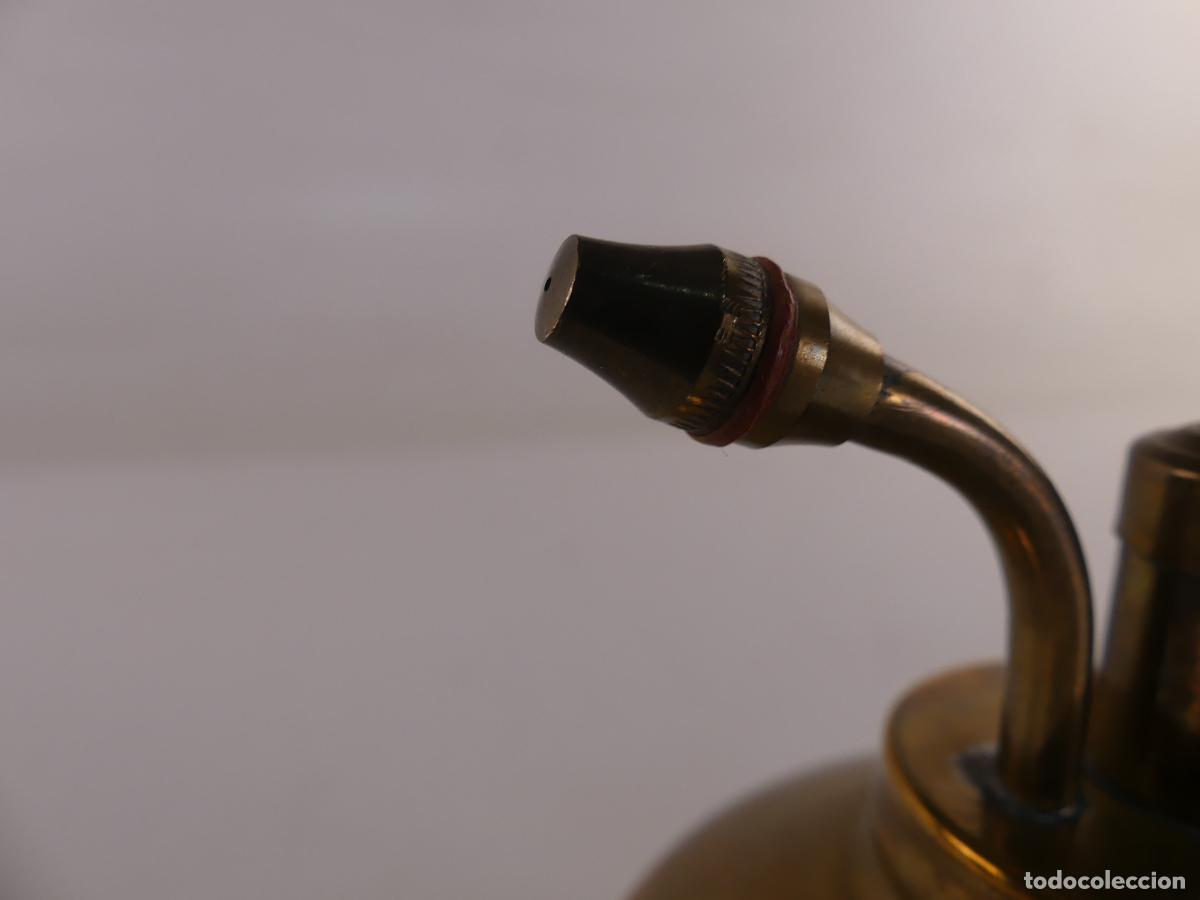 Antig&uuml;edades: ACEITERA O SIMILAR DE LATON - Foto 2