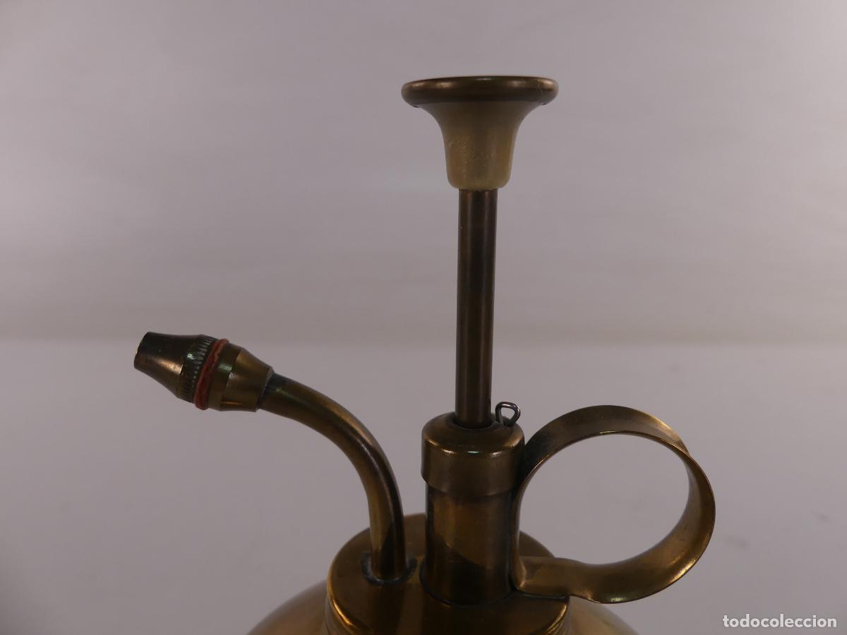 Antig&uuml;edades: ACEITERA O SIMILAR DE LATON - Foto 3