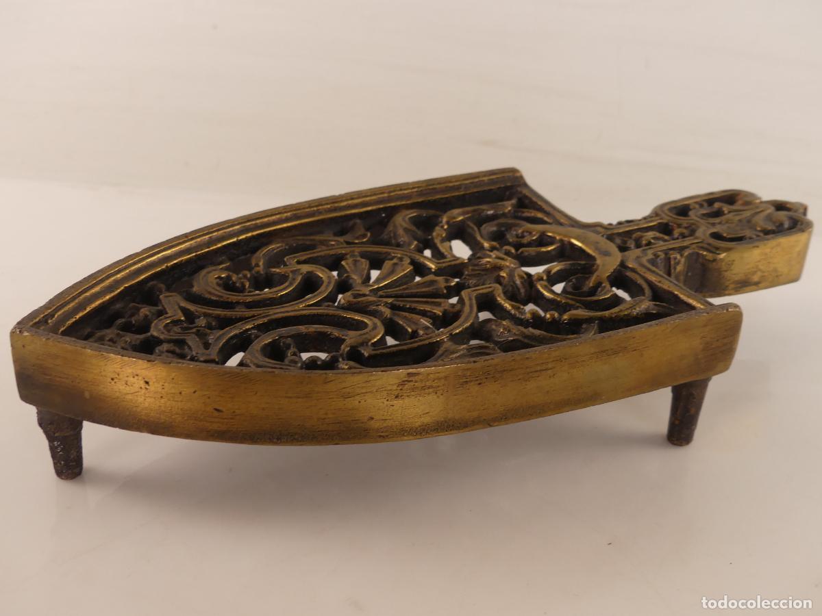 Antig&uuml;edades: LOTE DE 3 SOPORTES PARA PLANCHAS - Foto 4