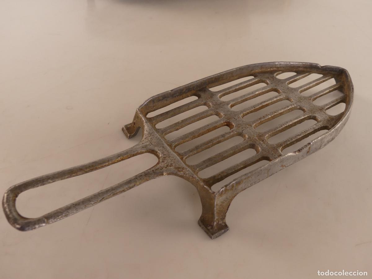 Antig&uuml;edades: LOTE DE 3 SOPORTES PARA PLANCHAS - Foto 5