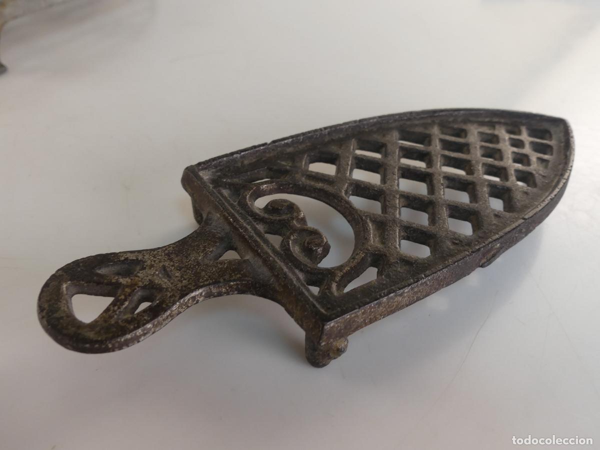 Antig&uuml;edades: LOTE DE 3 SOPORTES PARA PLANCHAS - Foto 6