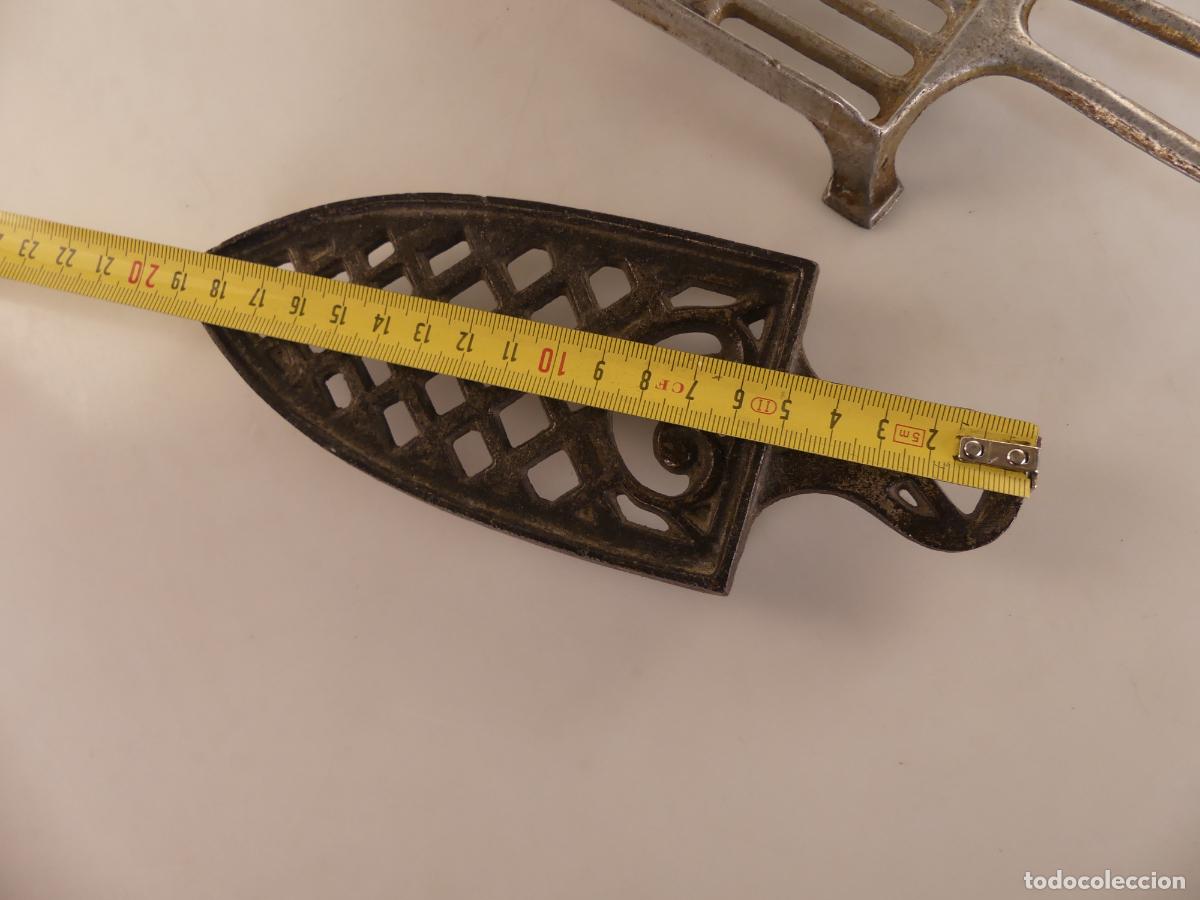 Antig&uuml;edades: LOTE DE 3 SOPORTES PARA PLANCHAS - Foto 9