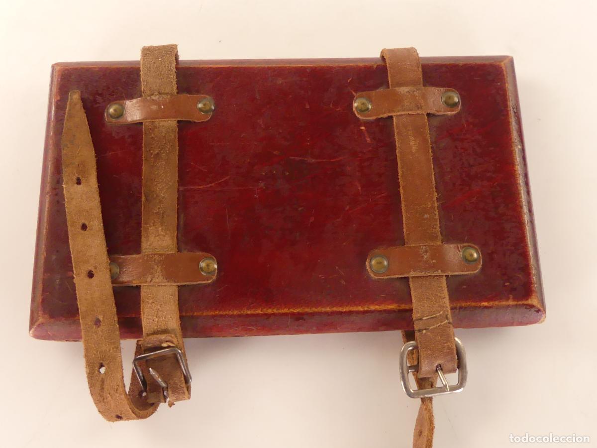 Antiquit&eacute;s: FUNDA DE MADERA Y CUERO