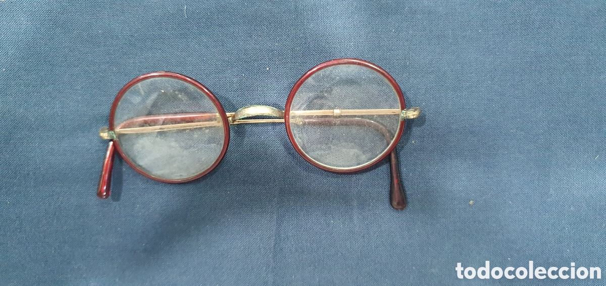 Antig&uuml;edades: Antiguas gafas en pasta. (L135)