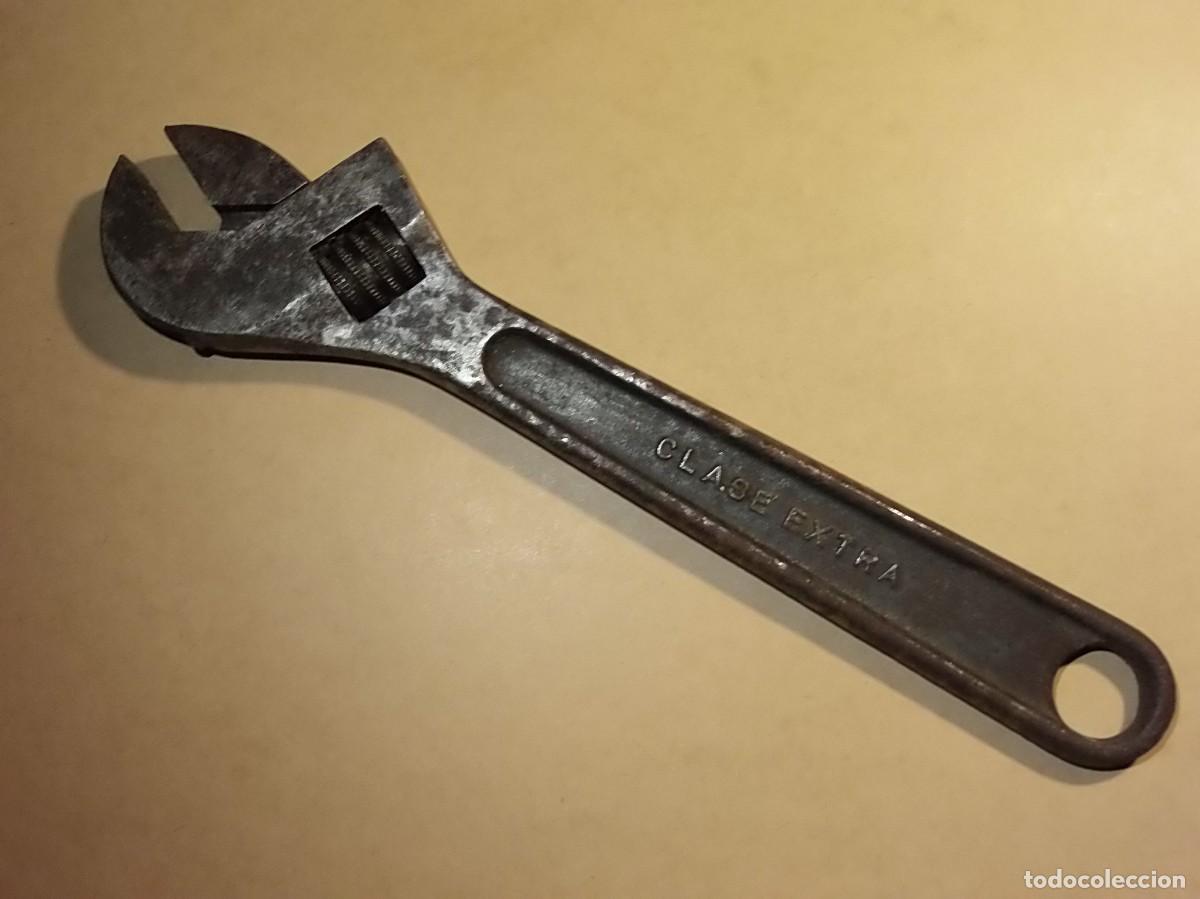 Antig&uuml;edades: LLAVE INGLESA AJUSTABLE - MARCA SUAR (MALLABIA, VIZCAYA).