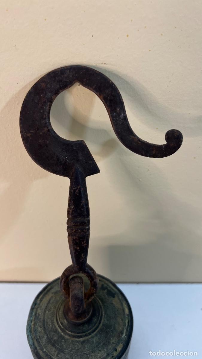 Antig&uuml;edades: ANTIGUA PESA DE BASCULA ROMANA - Foto 2