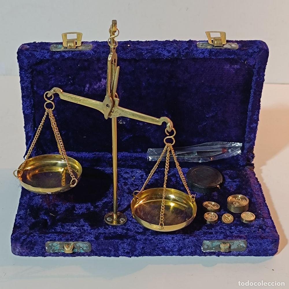 Antiguidades: BASCULA O BALANZA - GRAMERA EN ESTUCHE DE 19X11X3.CM
