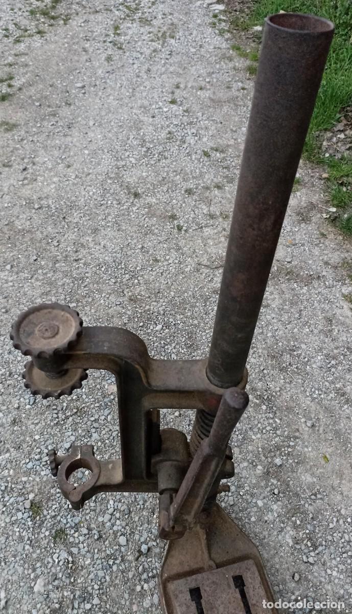 Antig&uuml;edades: Viejo soporte de taladro de hierro - Foto 5