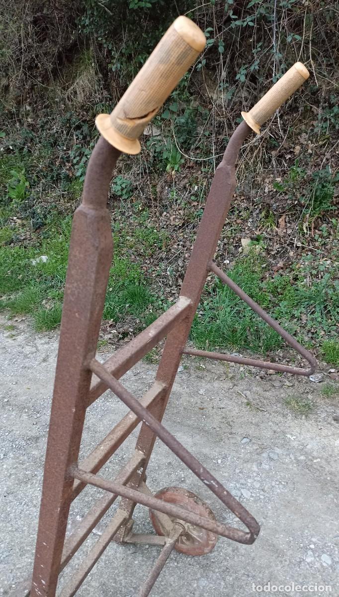 Antig&uuml;edades: Vieja carretilla de hierro - Foto 2