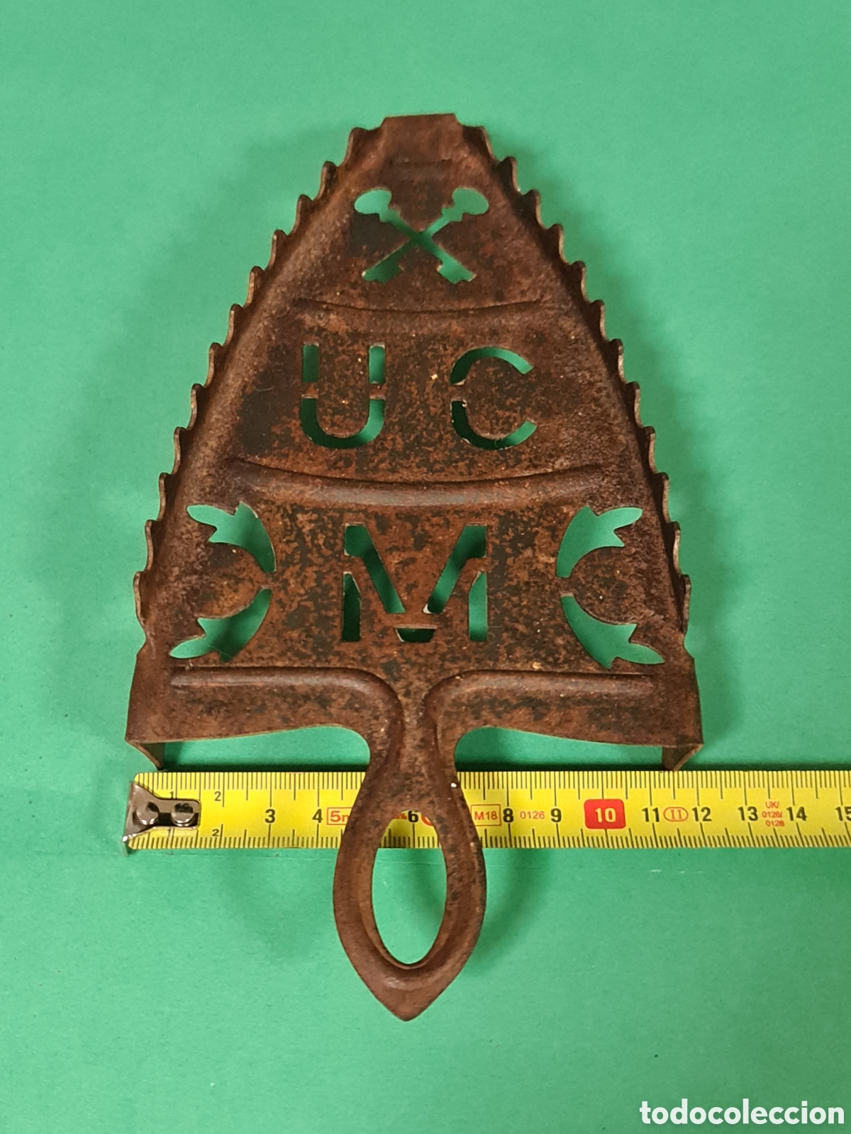 Antig&uuml;edades: Antigua plancha de carbon con soporte. - Foto 19