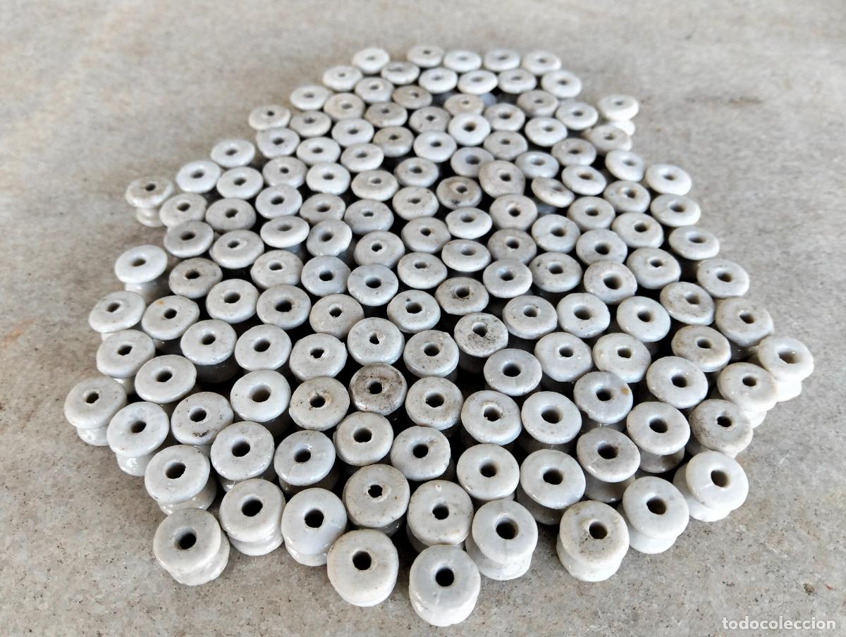 Antig&uuml;edades: Antiguos aislantes aisladores j&iacute;cara el&eacute;ctricos porcelana lote 140u de l&iacute;nea el&eacute;ctrica repuestos