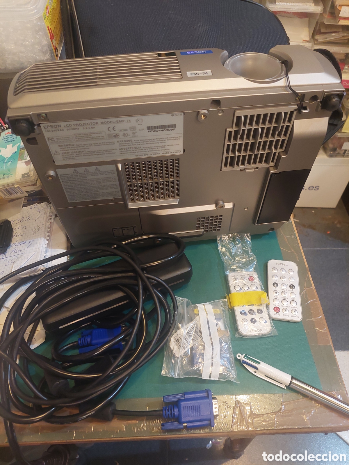 Antig&uuml;edades: EPSON EMP 74 PROYECTOR Buen estsdo cat&aacute;logo cargador,mandos ect cartera