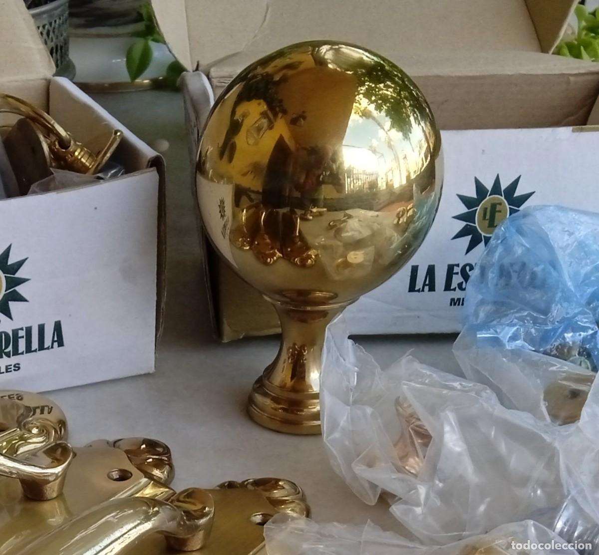 Antig&uuml;edades: Bola tirador de bronce lat&oacute;n para puerta o barandilla