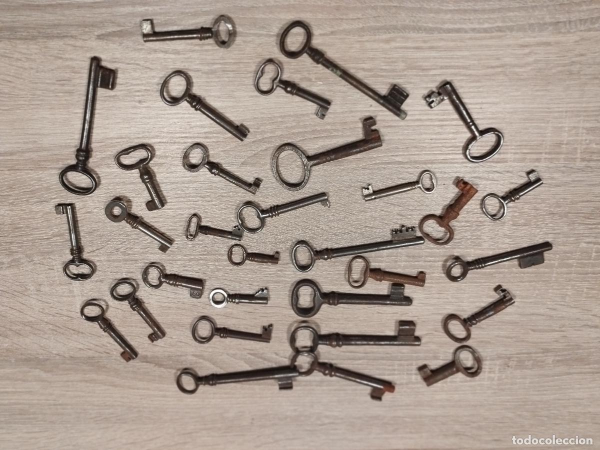 Antig&uuml;edades: FAC CONJUNTO DE 31 LLAVES ANTIGUAS. LO QUE SE VE EN LA FOTOGRAFIA. LEER DESCRIPCION COMPLETA