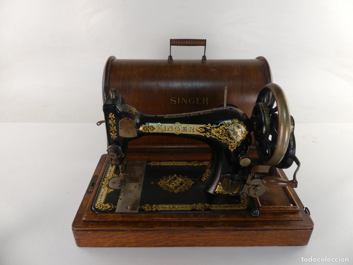 Antig&uuml;edades: ANTIGUA MAQUINA DE COSER SOBREMESA MARCA SINGER CON MALETIN