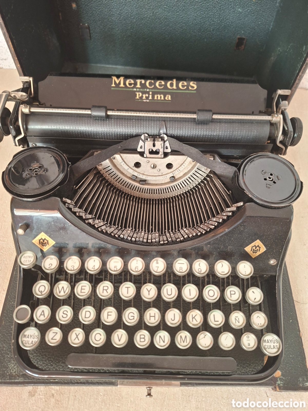 Antig&uuml;edades: Antigua Maquina de escribir Mercedes Prima. Con estuche original.