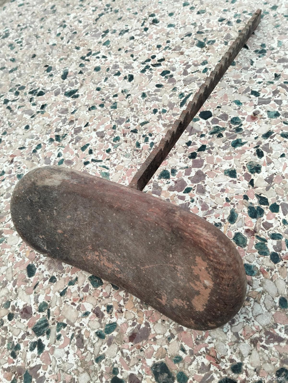 Antiques: Sill&iacute;n antiguo de madera y hierro de m&aacute;quina maquinaria agricola a&ntilde;os 30-40