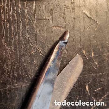 Antig&uuml;edades: Tijera de vendajes. Material sanitario - Foto 1