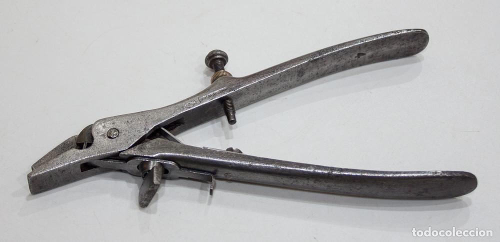 Antig&uuml;edades: ANTIGUO TRISCADOR PARA SIERRAS FRANCES. GOLDENBERG MODELO 68.