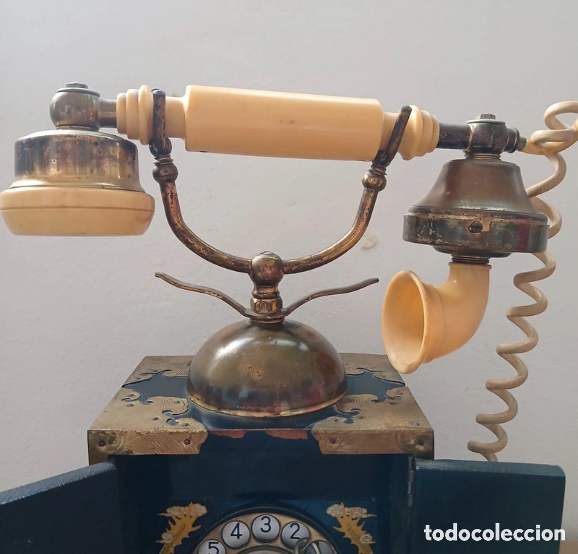Tel&eacute;fonos: Antiguo tel&eacute;fono oriental en laca China - Foto 3