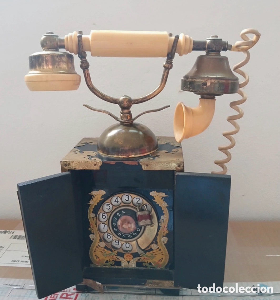 Tel&eacute;fonos: Antiguo tel&eacute;fono oriental en laca China - Foto 1