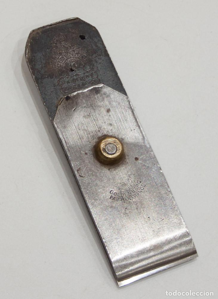 Antig&uuml;edades: ANTIGUA CUCHILLA Y CONTRAHIERRO PARA CEPILLO DE CARPINTERO GOLDENBERG. 45 MMS.