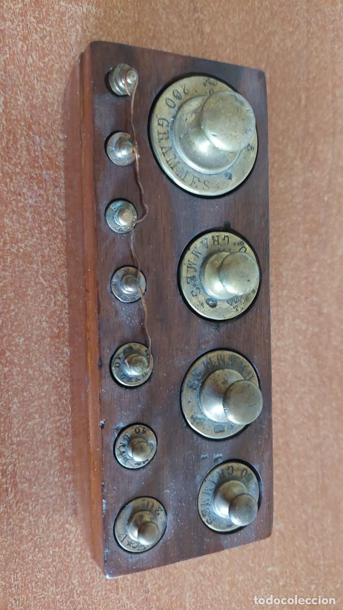 Antig&uuml;edades: Antiguo juego de pesas de balanza