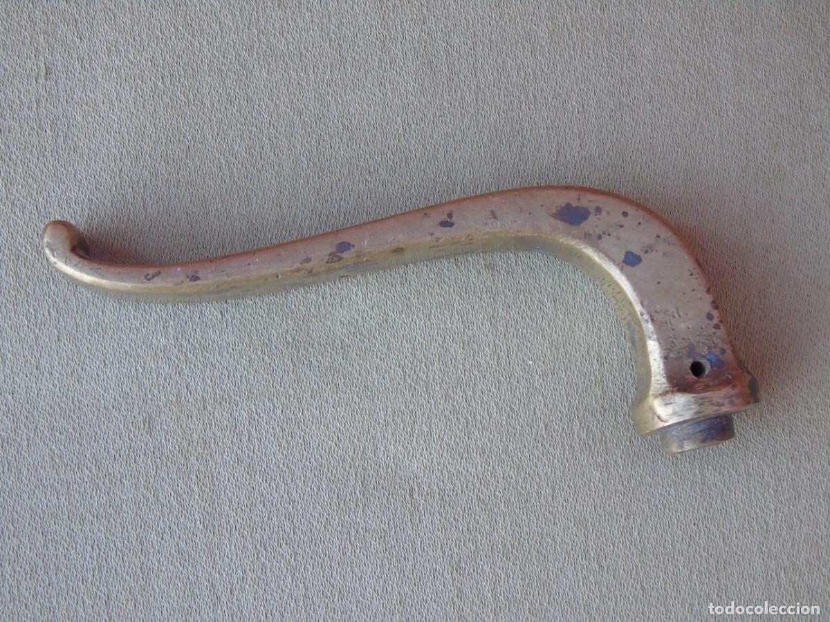 Antig&uuml;edades: ANTIGUA MANILLA DE BRONCE. - Foto 2