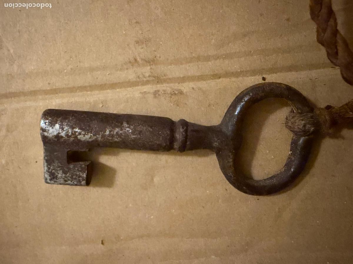 Antig&uuml;edades: Llave hueca de forja