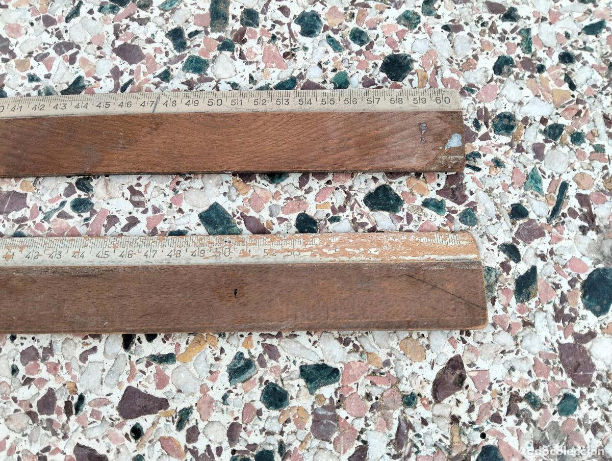 Antig&uuml;edades: Pareja de reglas antiguas de madera de 60cm 60 cent&iacute;metros de largo colegio oficio o oficina metro