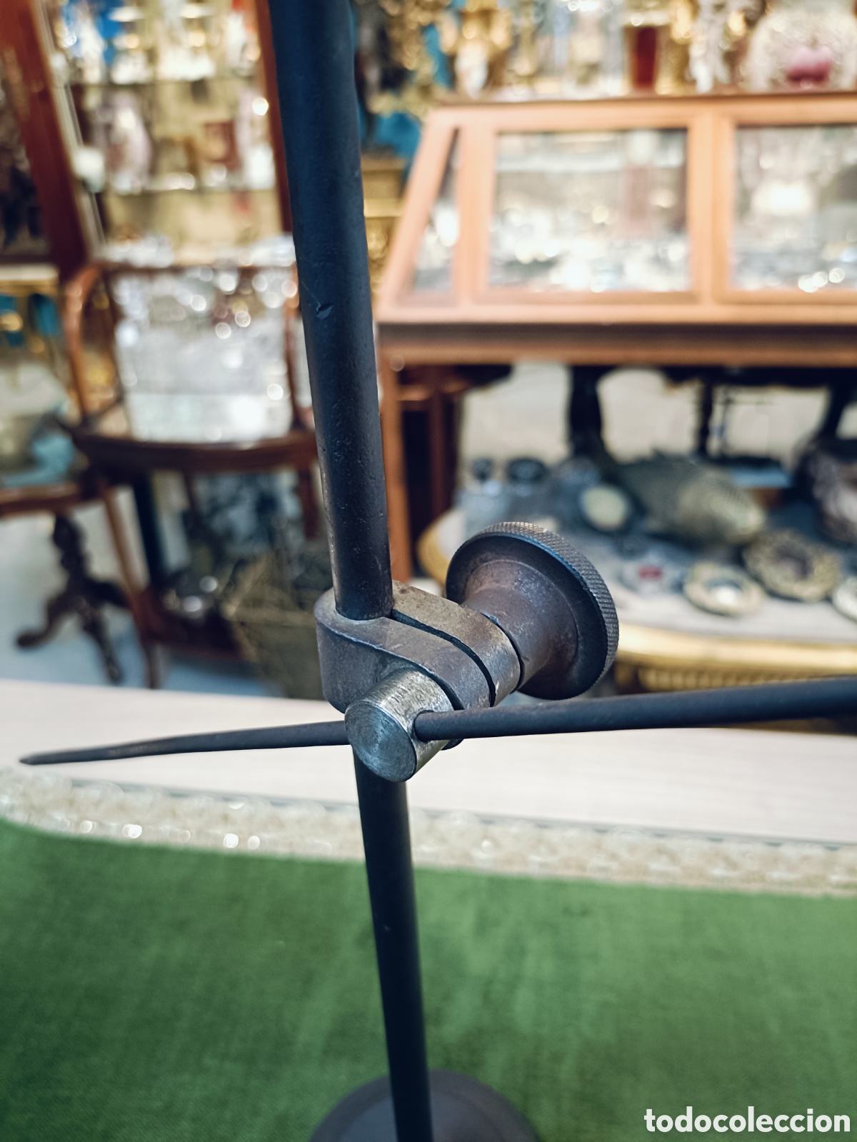 Antig&uuml;edades: ANTIGUO GRAMIL DE MESA - Foto 2