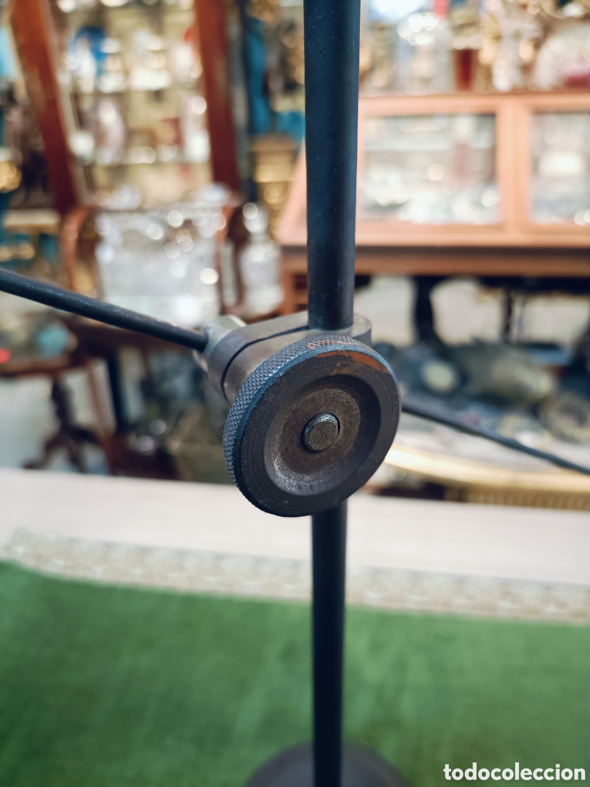 Antig&uuml;edades: ANTIGUO GRAMIL DE MESA - Foto 3