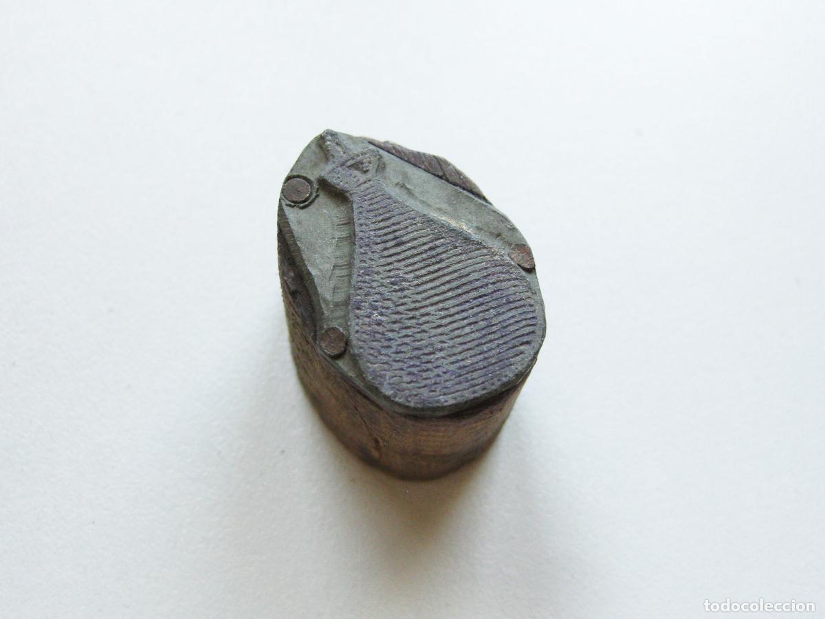 Antig&uuml;edades: ANTIGUO TIPO DE IMPRENTA CON EL DISE&Ntilde;O DE UNA BOTA DE VINO. SELLO O TAMP&Oacute;N DE TINTA
