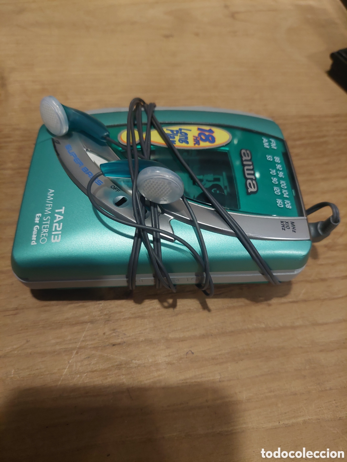 Antiquit&eacute;s: AIWA AM/FM CASSETE WOLMAN