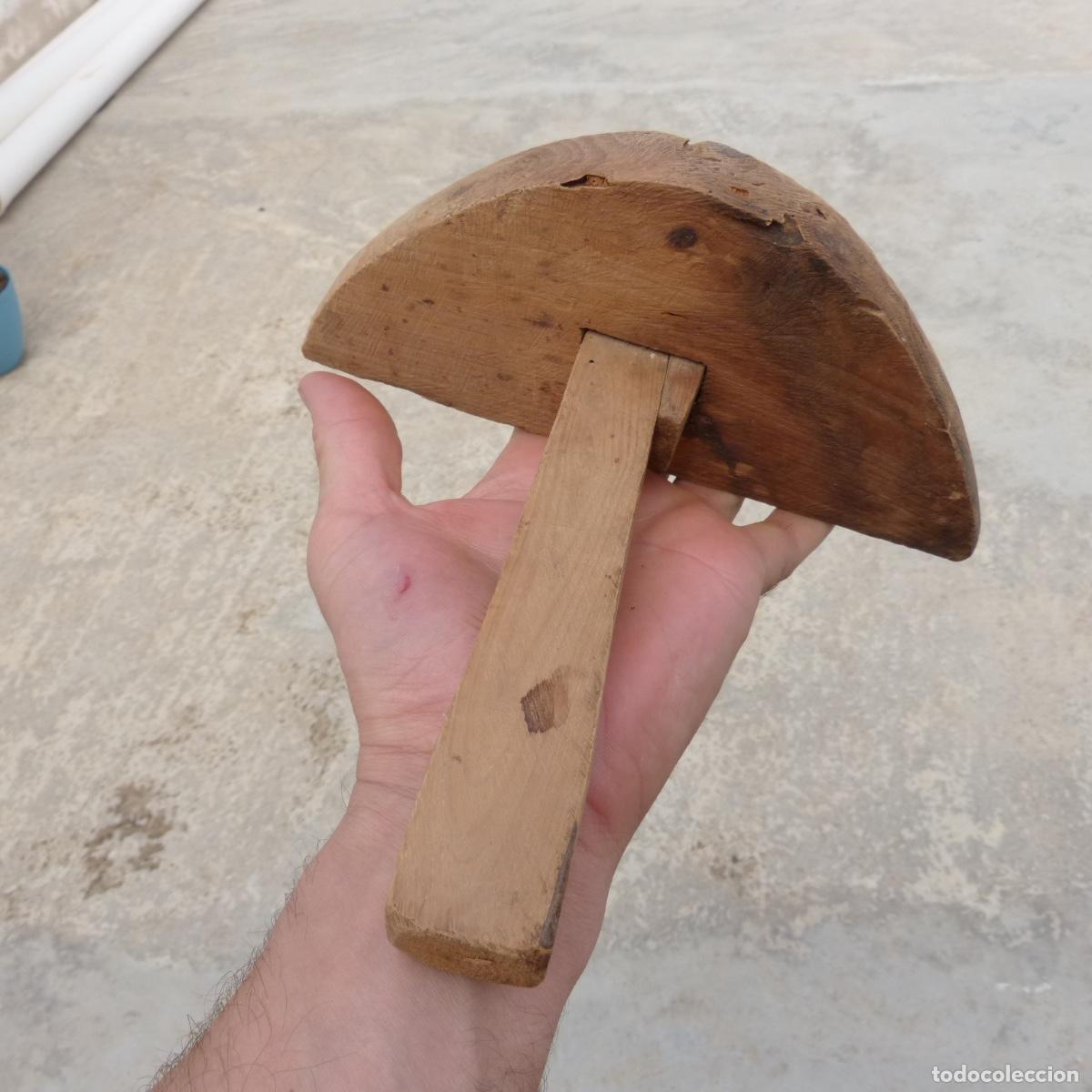 Antig&uuml;edades: Antiguo gramil de madera artesanal, 330gr, 22x20cm