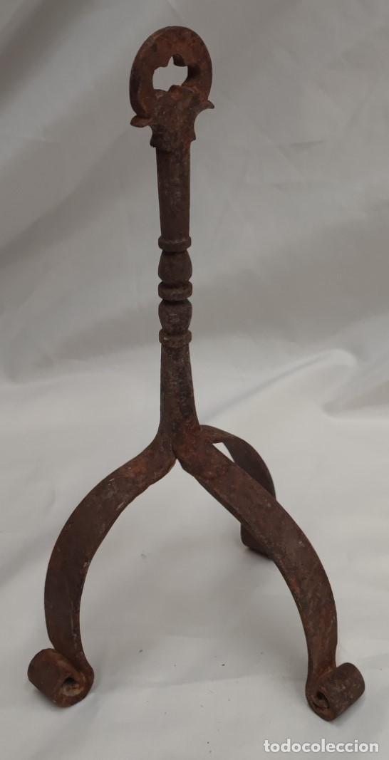 Antig&uuml;edades: ANTIGUO UTENSILIO DE FORJA PARA CHIMENEA PARECE, SIGLO XVIII XIX