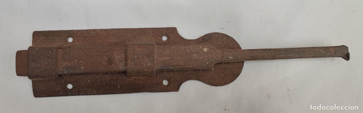 Antig&uuml;edades: ANTIGUA TRABA O CIERRE PARA HOJA PUERTA O VENTANA, 29 CM, CERROJO, FALLEBA