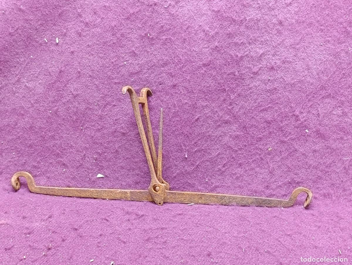 Antig&uuml;edades: Antigua pieza de Balanza, Fiel, unos 35 cms. de largo