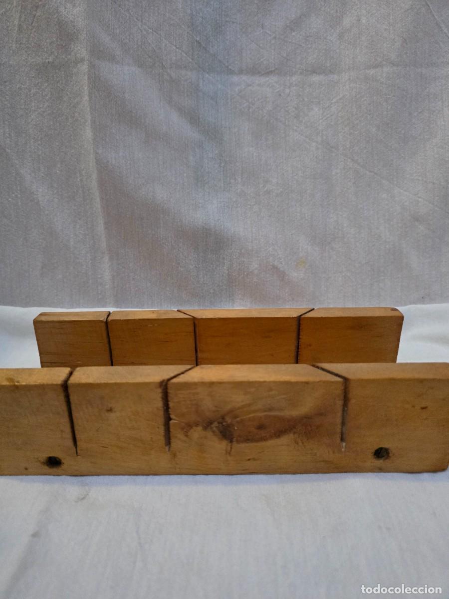 Antig&uuml;edades: Caja de ingletear de madera para corte angular en carpinter&iacute;a - Foto 2