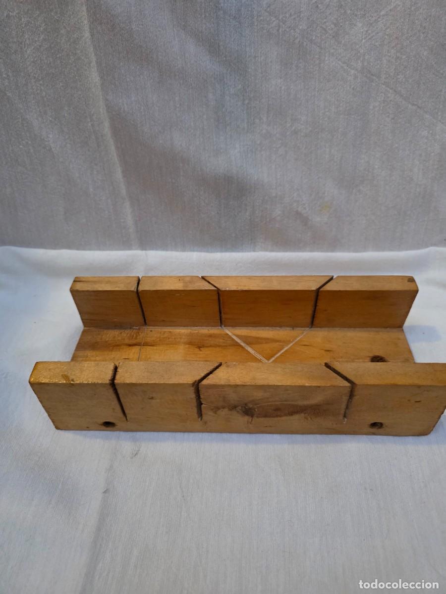 Antig&uuml;edades: Caja de ingletear de madera para corte angular en carpinter&iacute;a - Foto 3