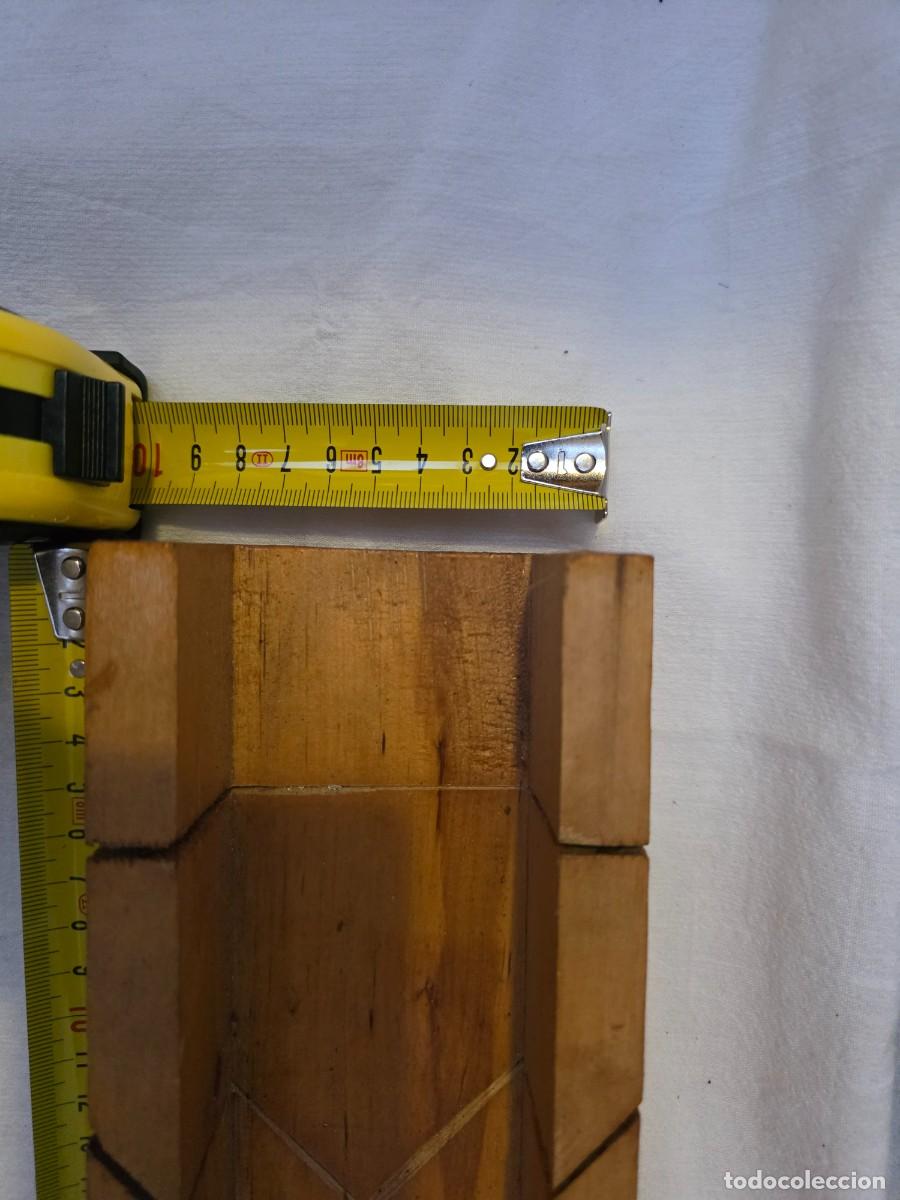 Antig&uuml;edades: Caja de ingletear de madera para corte angular en carpinter&iacute;a - Foto 6