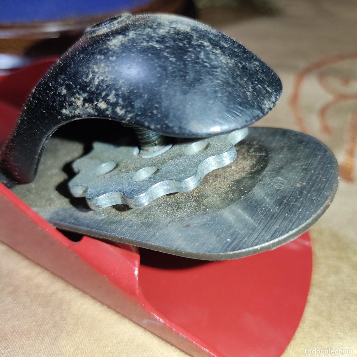 Antig&uuml;edades: Cepillo de carpintero Urko regulable. - Foto 5