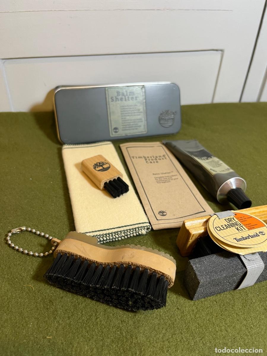 Antig&uuml;edades: Kit Original TIMBERLAND para Limpieza de Calzado &ndash; Caja Met&aacute;lica Completa con Cepillos &ndash; Balm Shelte