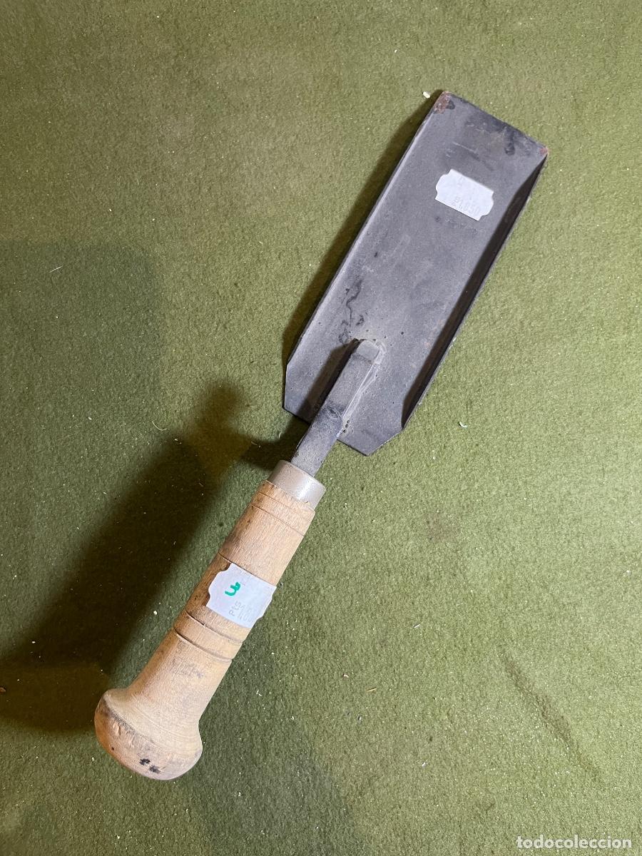 Antig&uuml;edades: Antiguo pujavante de herrador grande &ndash; Herramienta de mariscaler&iacute;a &ndash; Acero forjado y madera &ndash; 42 cm